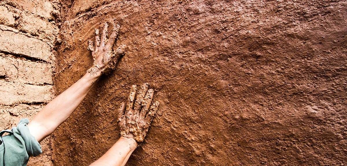 Building Natural Homes with Earth
